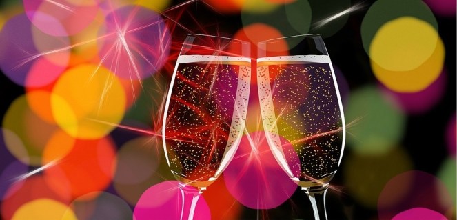 champagne-glasses-162801_1280