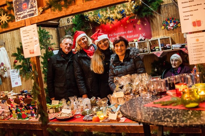 Seniorenhilfe Weihnachtsmarktstand Rastatt_Elisa Walker